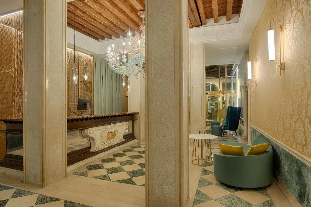 Lobby, NH Venezia Santa Lucia, Venice