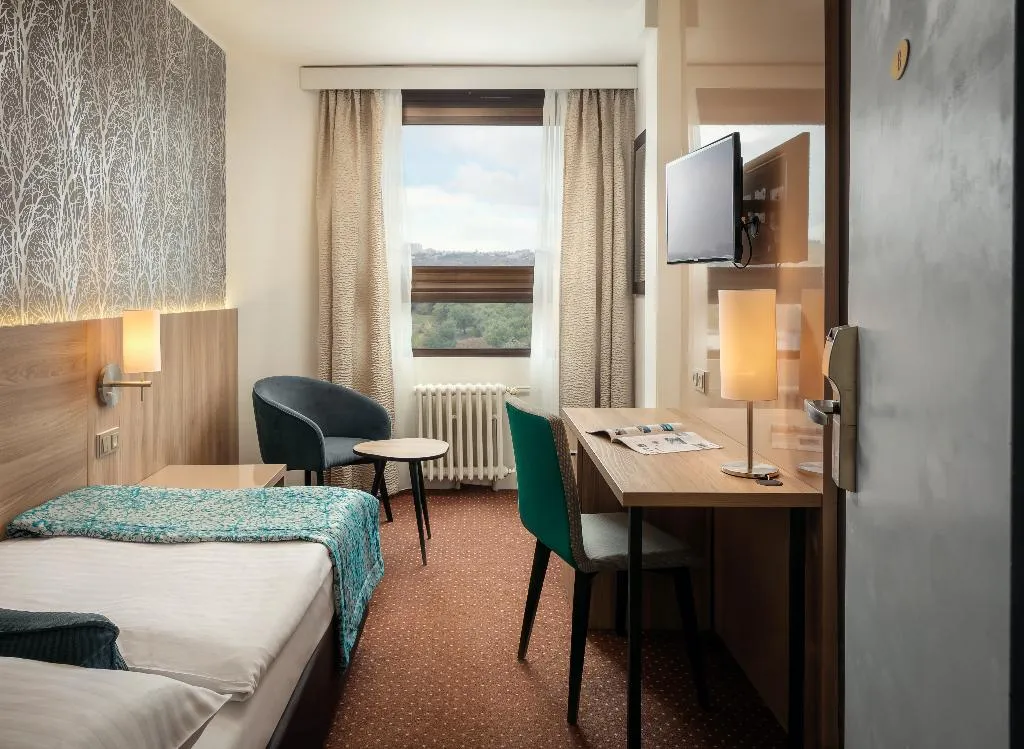 SINGLE STANDARD Room, Olsanka, Prague