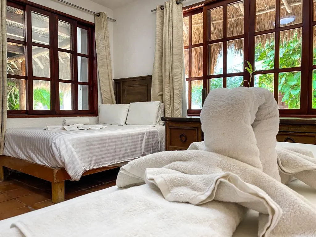 QUADRUPLE ECONOMY Room, Casaejido, Playa Del Carmen