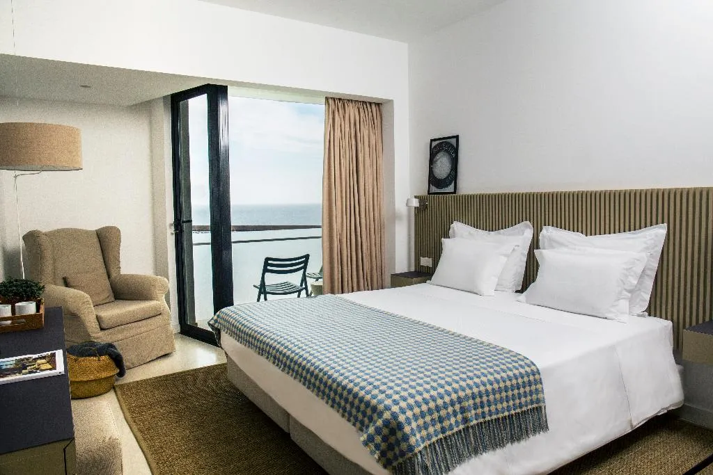 DOUBLE PARTIAL SEA VIEW Room, Memmo Baleeira Hotel, Algarve