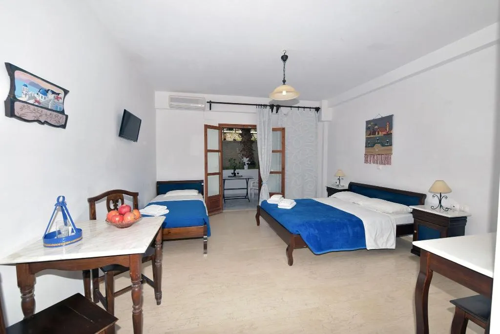 STUDIO WITH DOUBLE BED Room, Sunflower ApartHotel, Santorini