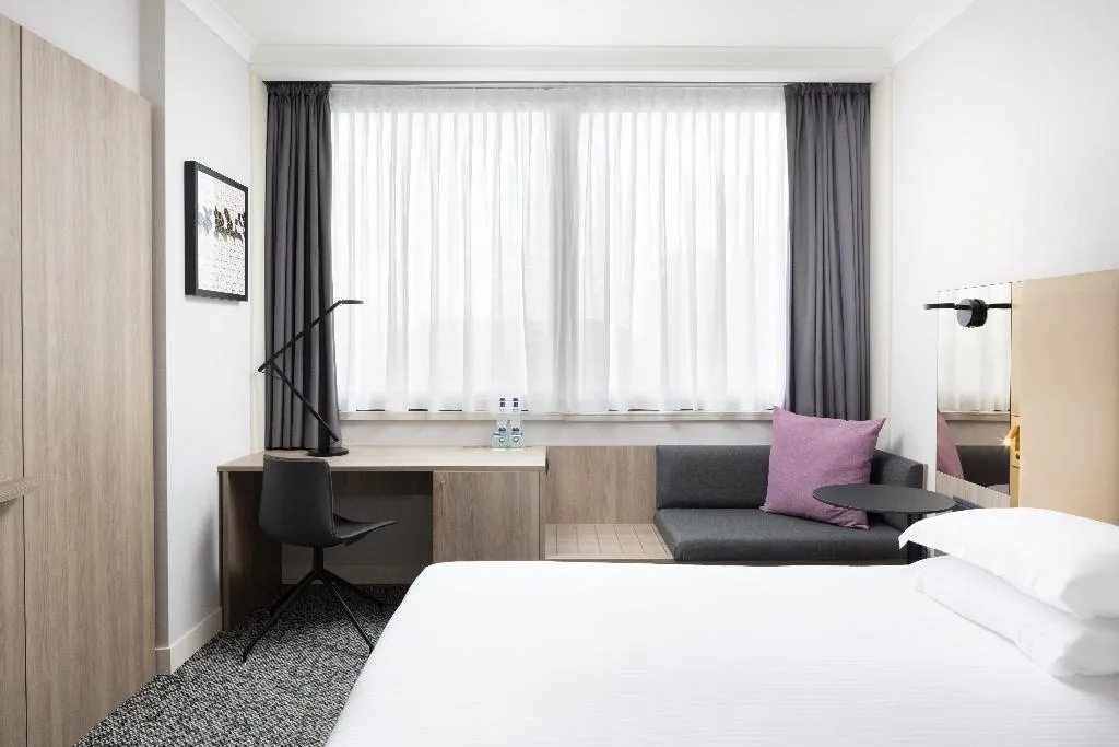 DOUBLE KING SIZE BED Room, Crowne Plaza Milan Linate, Milan