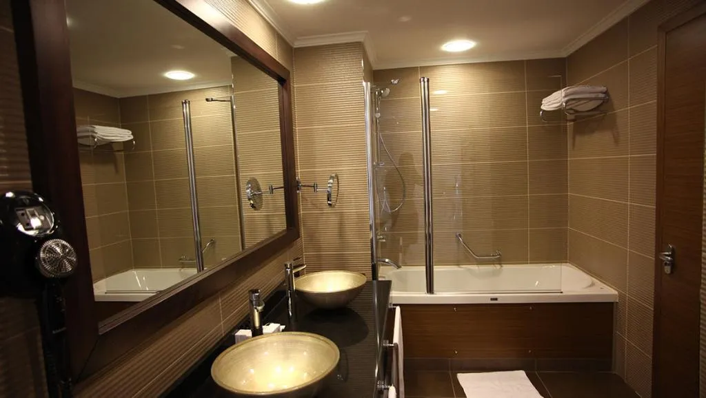 JUNIOR SUITE STANDARD Room, Korineum Golf Resort, Cyprus