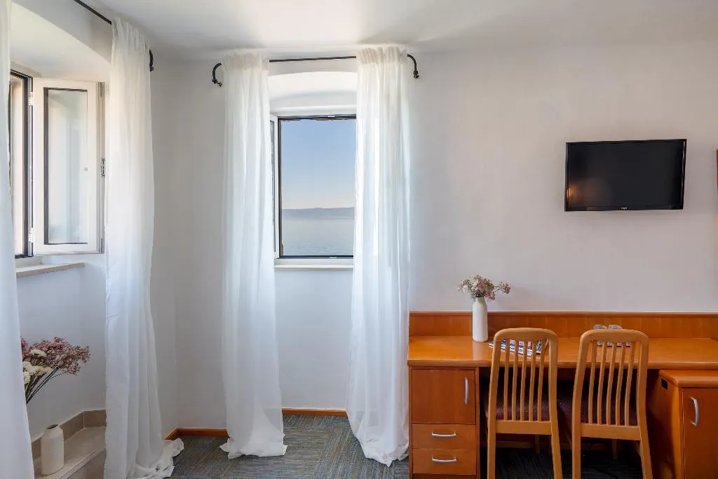 TRIPLE STANDARD Room, Kastil, Split