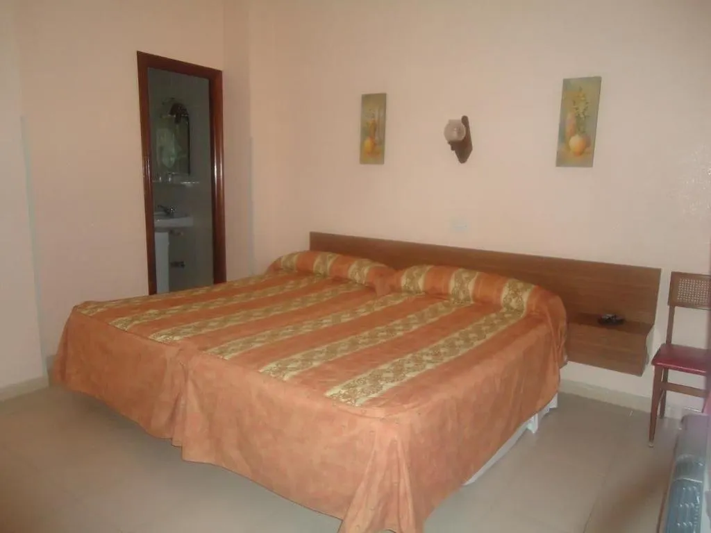 TRIPLE STANDARD Room, Montemar, Costa Blanca