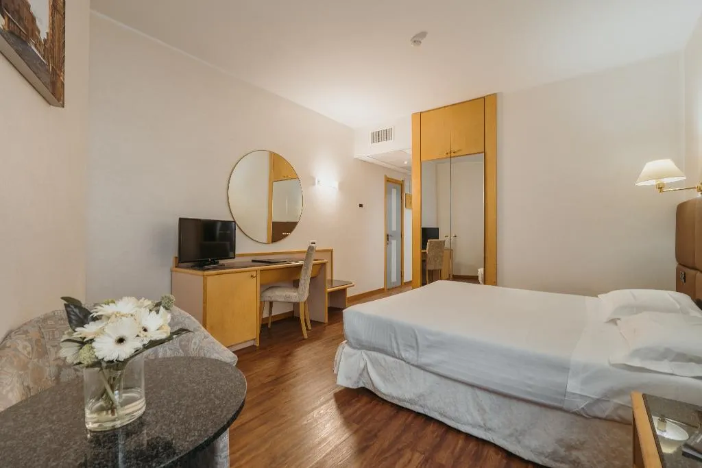 DOUBLE STANDARD Room, Minerva, Florence
