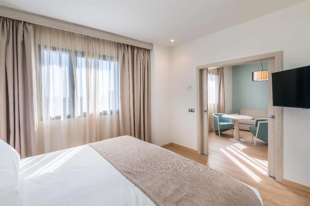 JUNIOR SUITE STANDARD Room, Occidental Sevilla Viapol, Seville