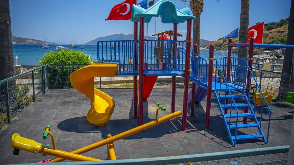 Sports and Entertainment, Azka, Bodrum