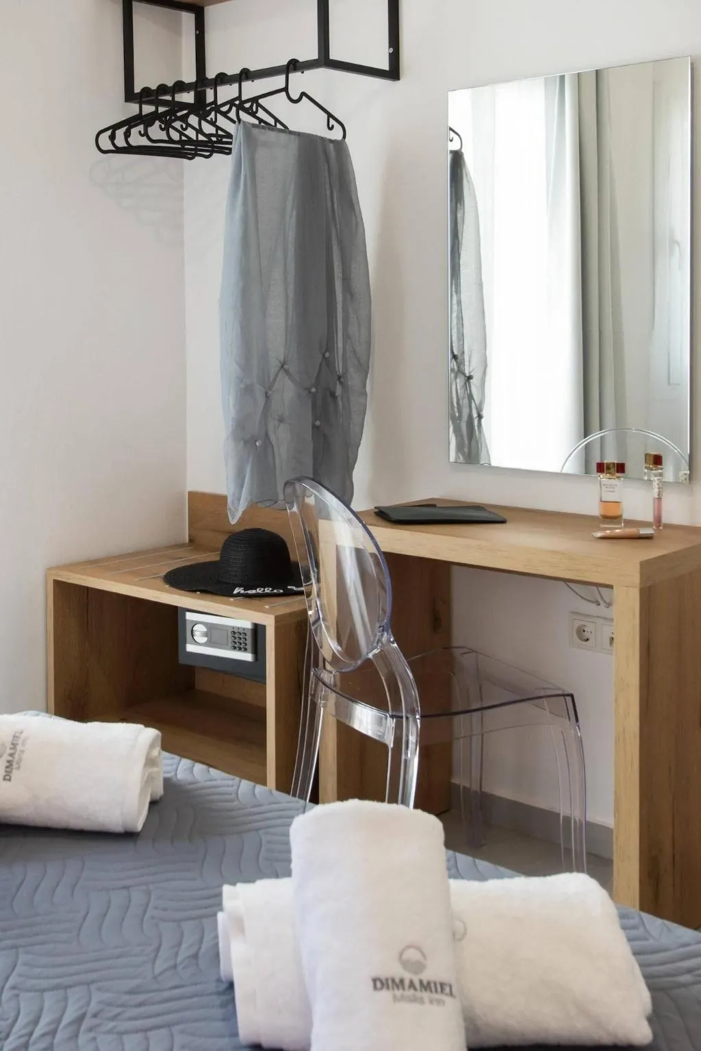 Room, Ria, Crete
