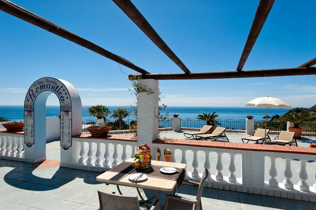 Terrace, Borgo Romantica Resort & SPA, Naples
