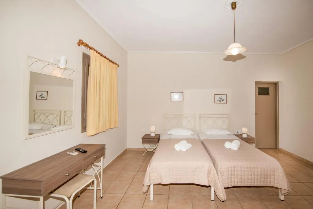 Double or Twin STANDARD Room, Enjoy Villas, Santorini