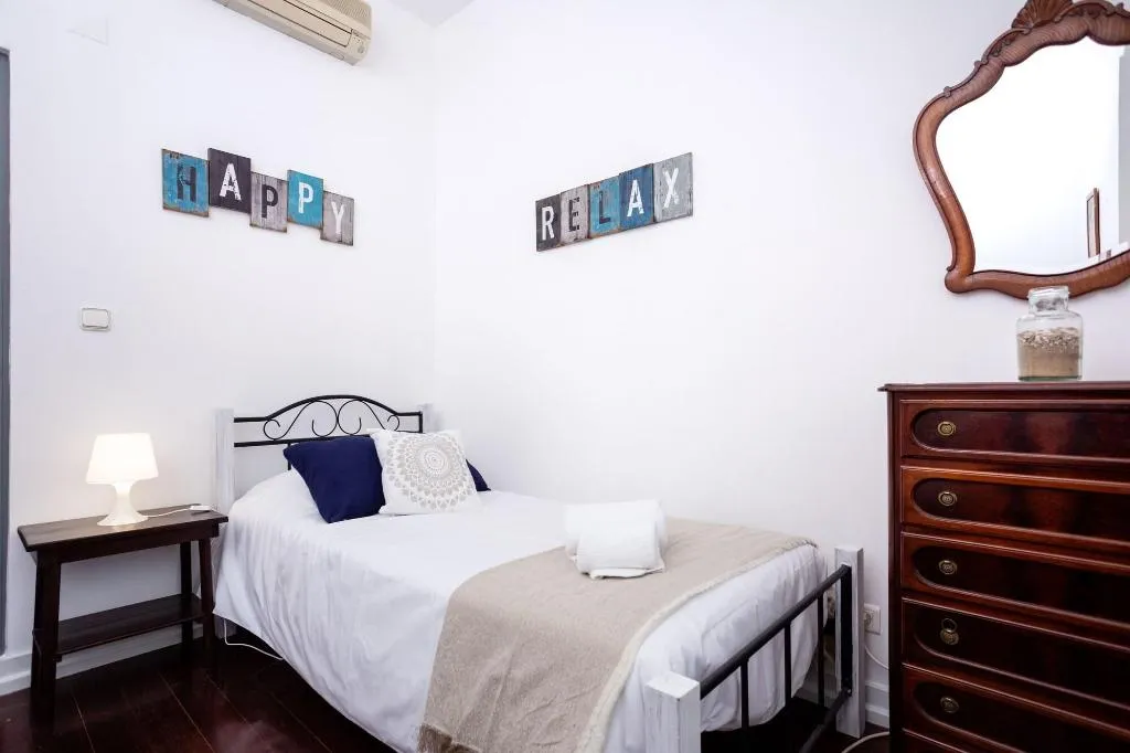 Room, Kais do Sol, Lisbon