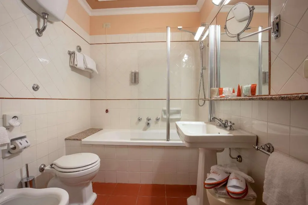 DOUBLE QUEEN SIZE BED Room, Hotel Canada, BW Premier Collection, Rome