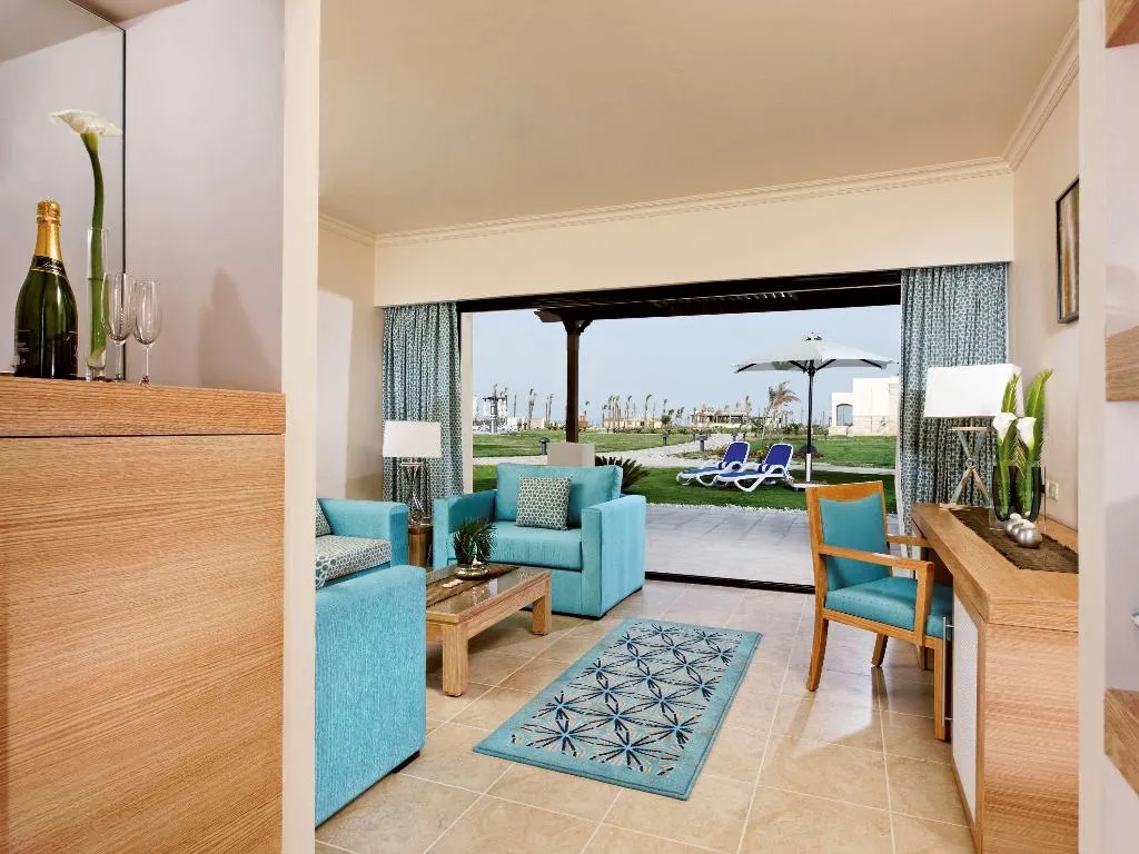 SUITE DELUXE SEA VIEW Room, Mövenpick Waterpark Resort & Spa Soma Bay, Red Sea Riviera
