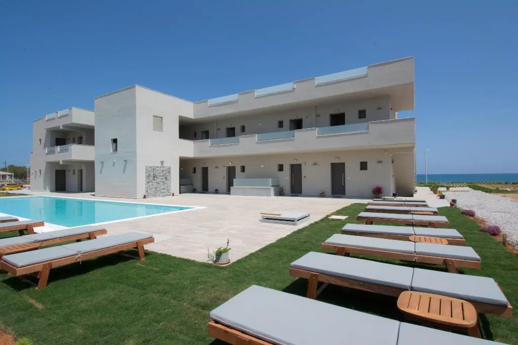 Pool, Ebenus Suites "by Checkin", Crete