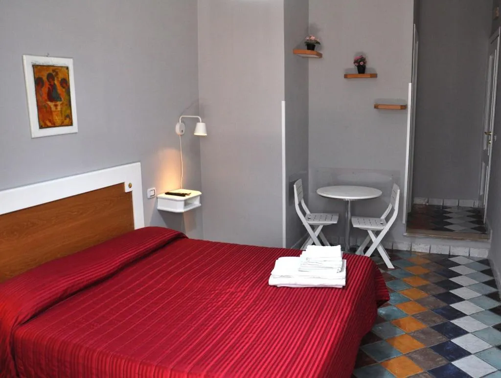 Room, Firenze 32, Naples