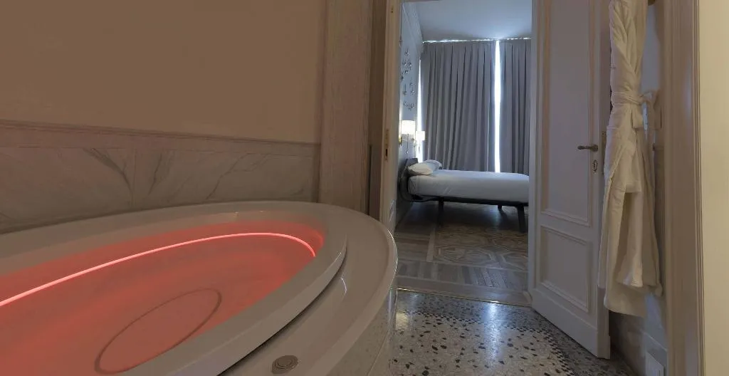 APARTMENT WITH JACUZZI Room, Palazzo Paruta, Venice