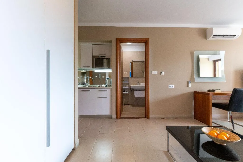 STUDIO TWO BEDS Room, The Residence, Split