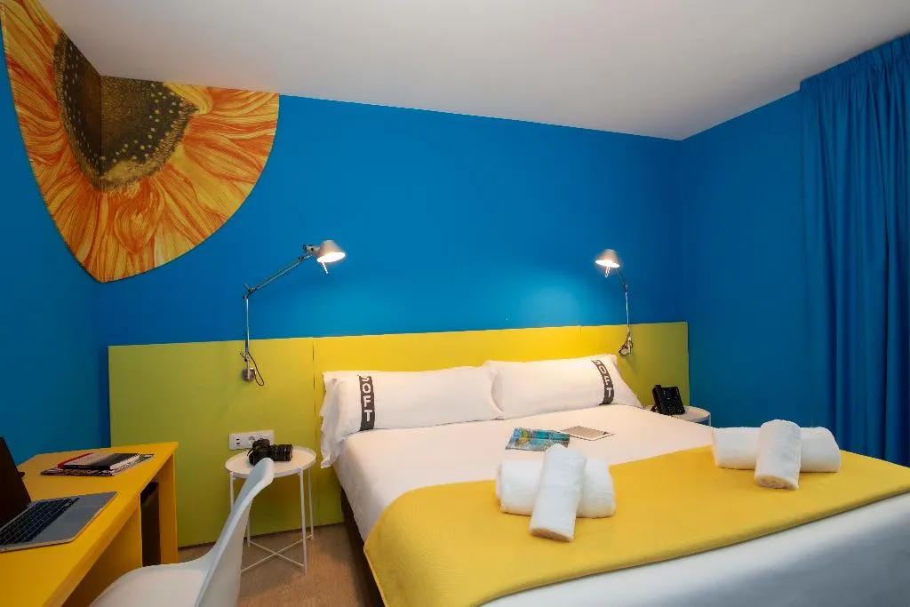DOUBLE STANDARD Room, Casual Colours Barcelona, Barcelona