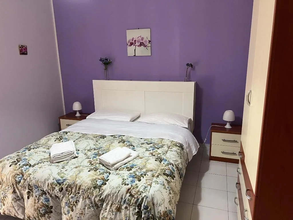 Room, The Artists, Palermo