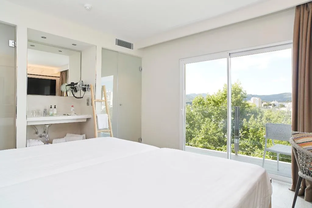 DOUBLE POOL VIEW Room, Invisa Hotel Es Pla, Ibiza