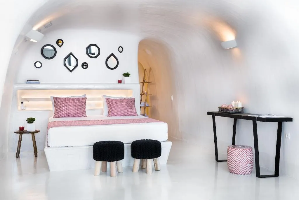 Room, Maregio Suites, Santorini