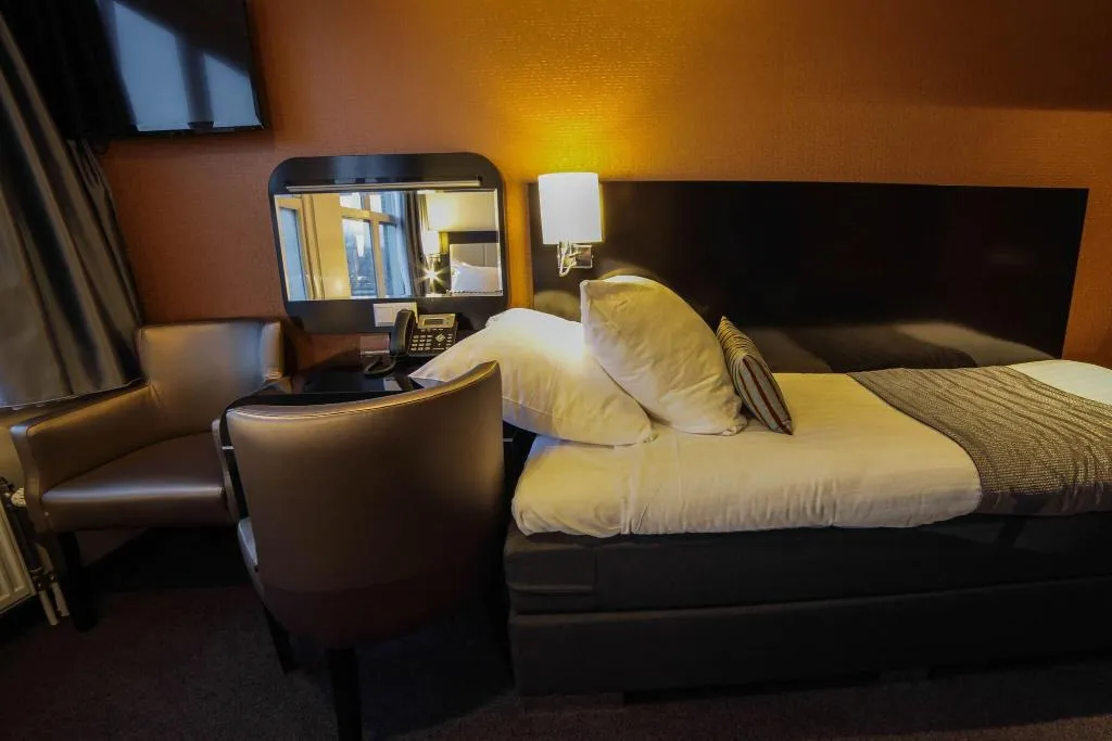 TRIPLE TWO BEDS Room, Mansion, Amsterdam