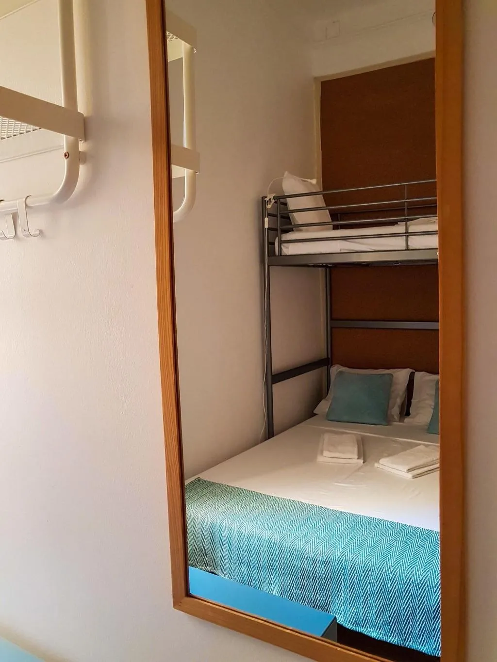 Room, Dukostel, Lisbon