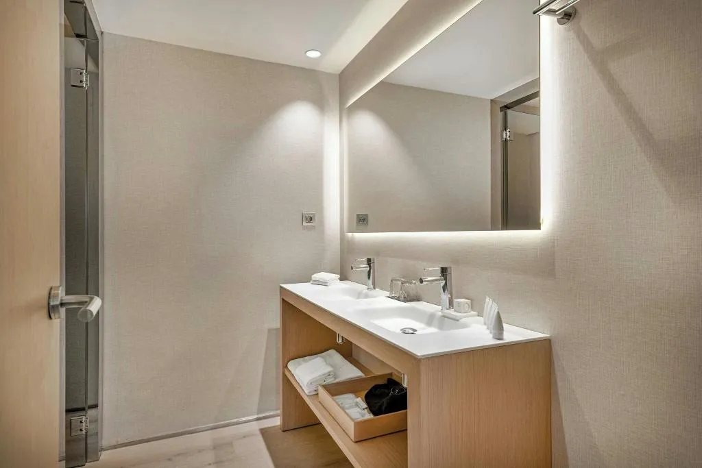 TWIN PREMIUM ONE BEDROOM Room, AC Barcelona Victoria Suites, Barcelona