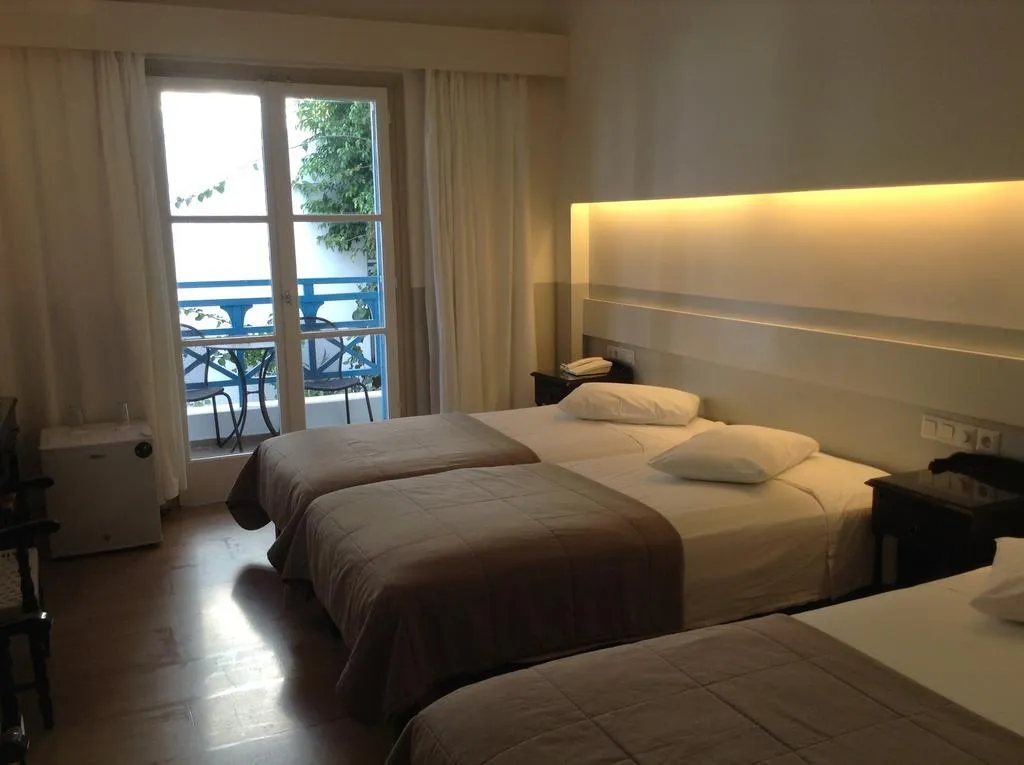 TRIPLE STANDARD Room, Kamari Beach, Santorini