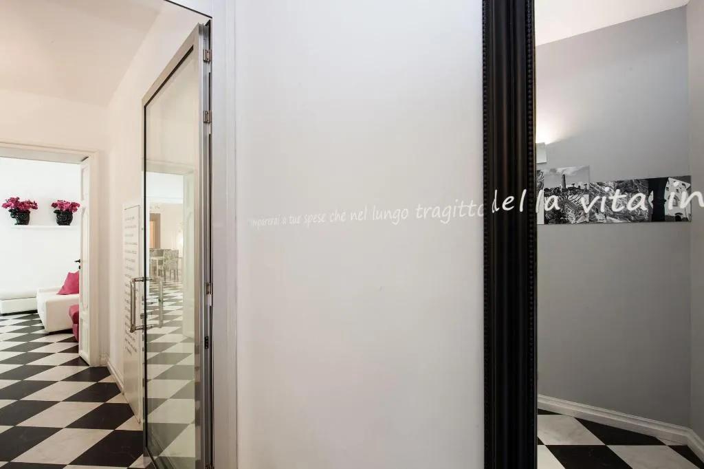 Lobby, Garibaldi 61, Catania
