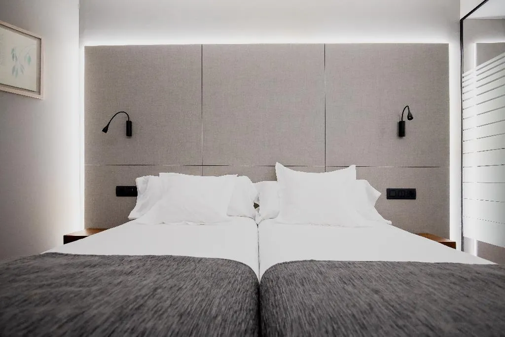 Double or Twin STANDARD Room, Les Closes, Andorra La Vella