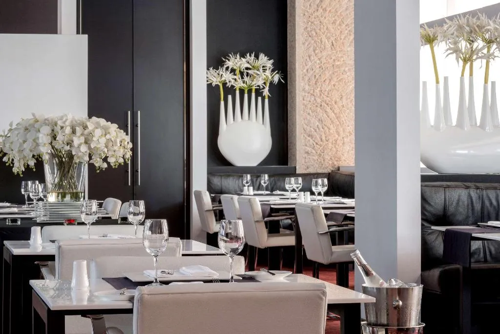 Restaurant, Hilton Madrid Airport, Madrid