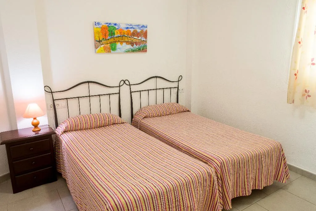 APARTMENT CAPACITY 4 ONE BEDROOM Room, Hamilton Court, Menorca