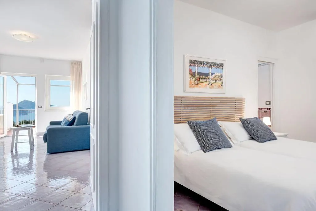 APARTMENT SUPERIOR SEA VIEW Room, Gocce Di Capri  Residence, Naples