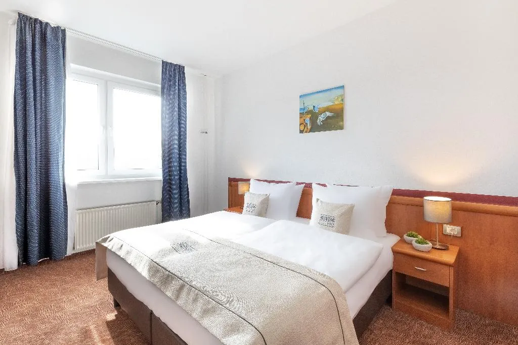 TRIPLE STANDARD Room, Hotel Aldea Berlin Centrum, Berlin