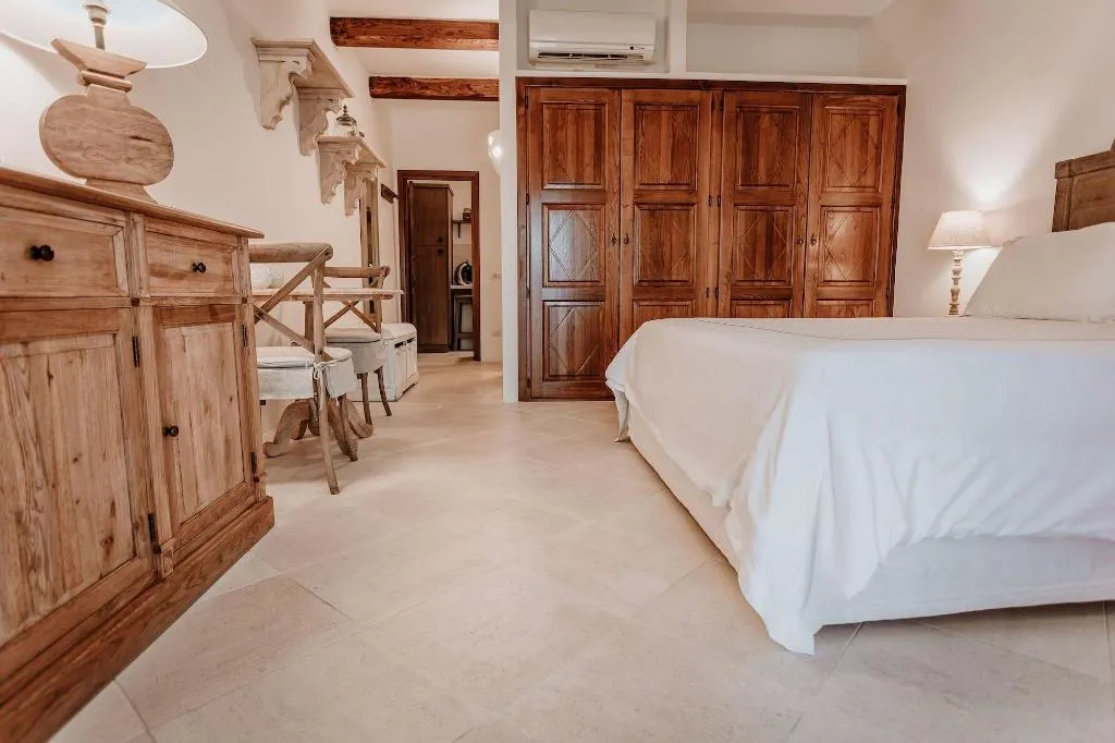 Room, Relais Villa Carola, Olbia