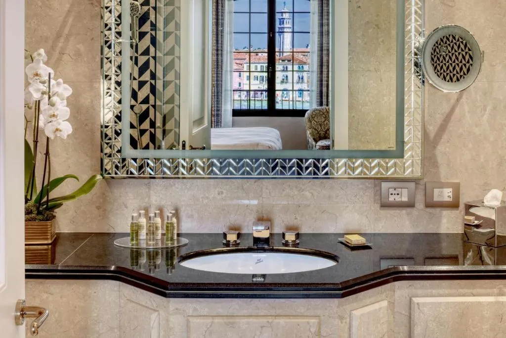 DOUBLE EXECUTIVE Room, Hilton Molino Stucky Venice, Venice