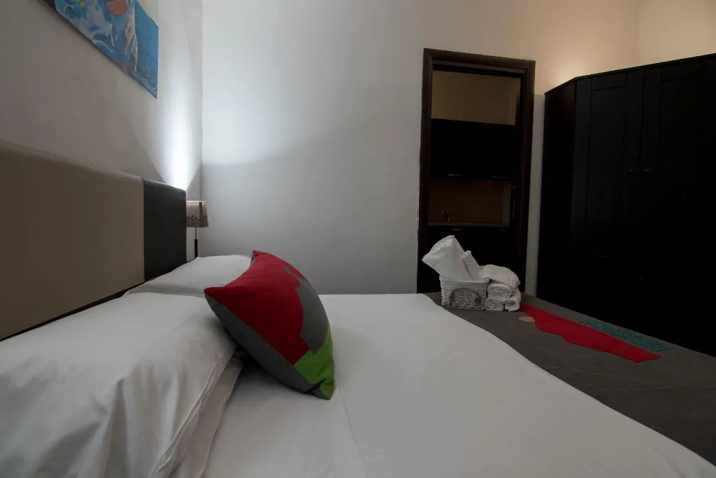 TRIPLE STANDARD Room, Hotel Plebiscito Aparthotel, Naples