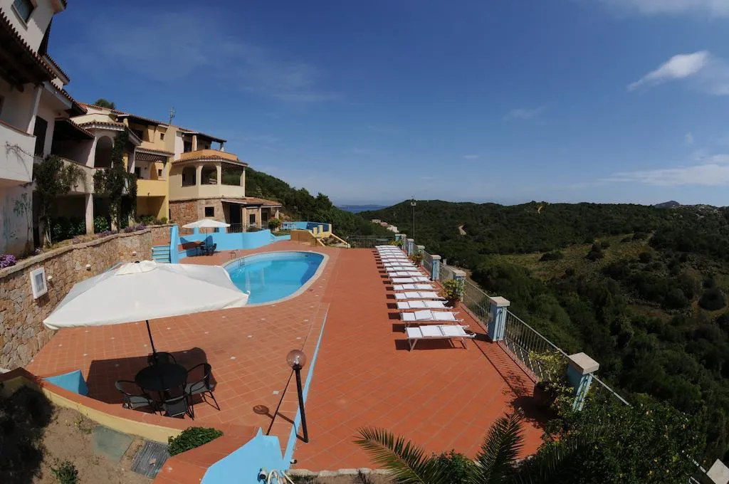 APARTMENT POOL VIEW TWO BEDROOMS Room, Vallemare Residence E Residenza, Olbia