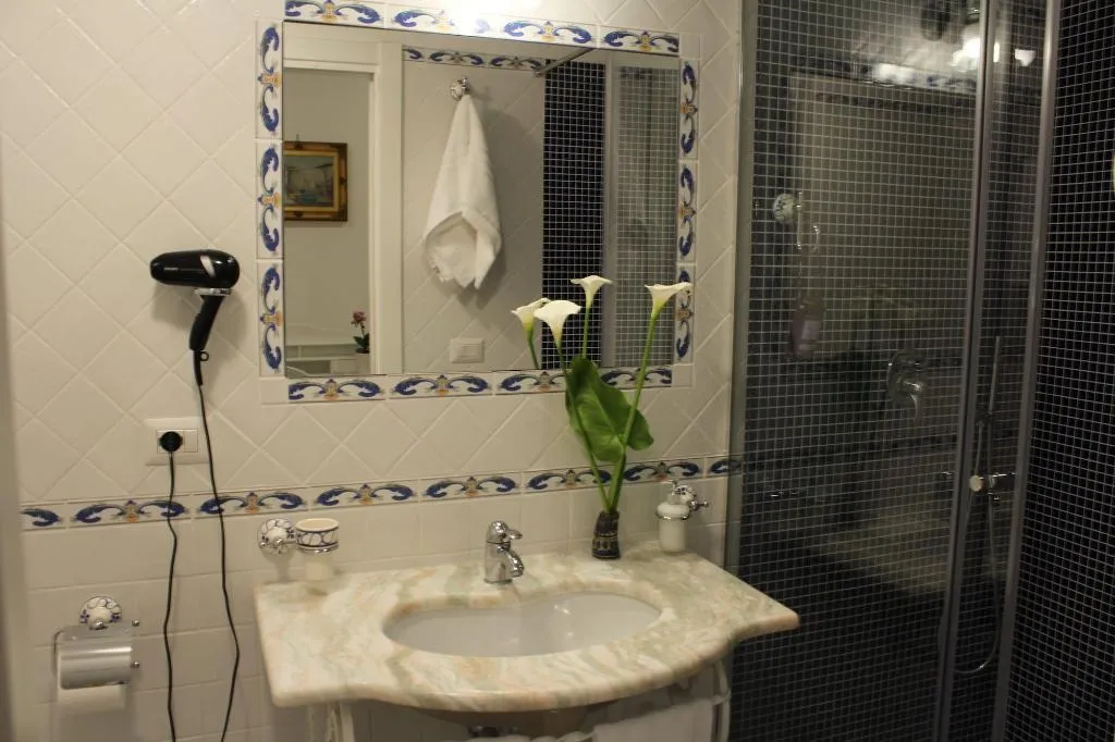 Room, Surriento Suites, Naples