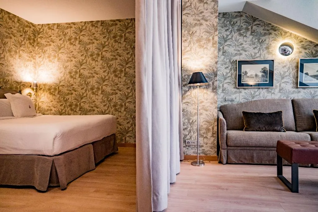 QUADRUPLE STANDARD Room, Hotel Meninas, Madrid