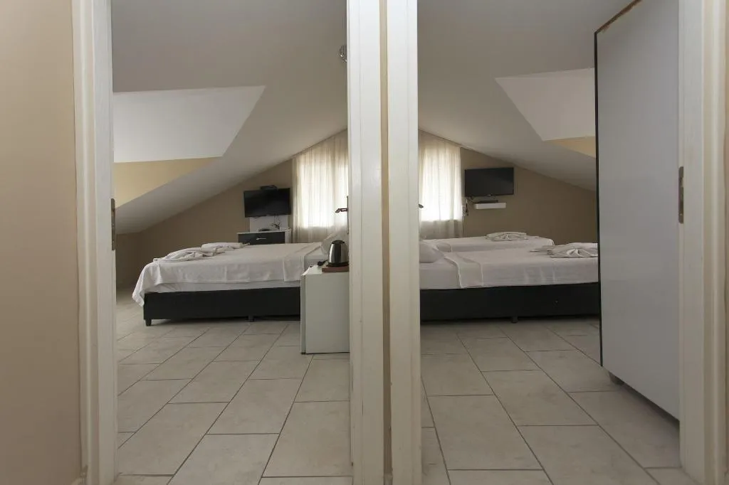 Room, Green Peace, Dalaman