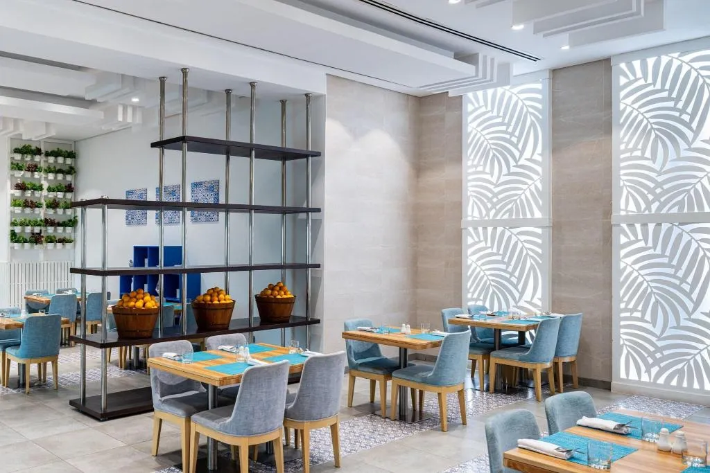 Restaurant, Four Points by Sheraton Sharjah, Dubai