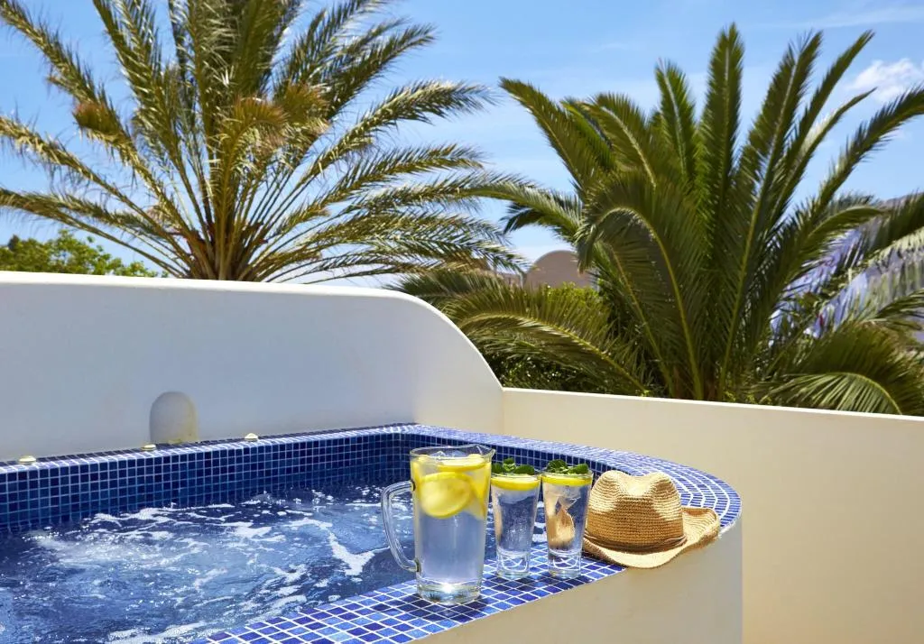 Pool, Hermes, Santorini