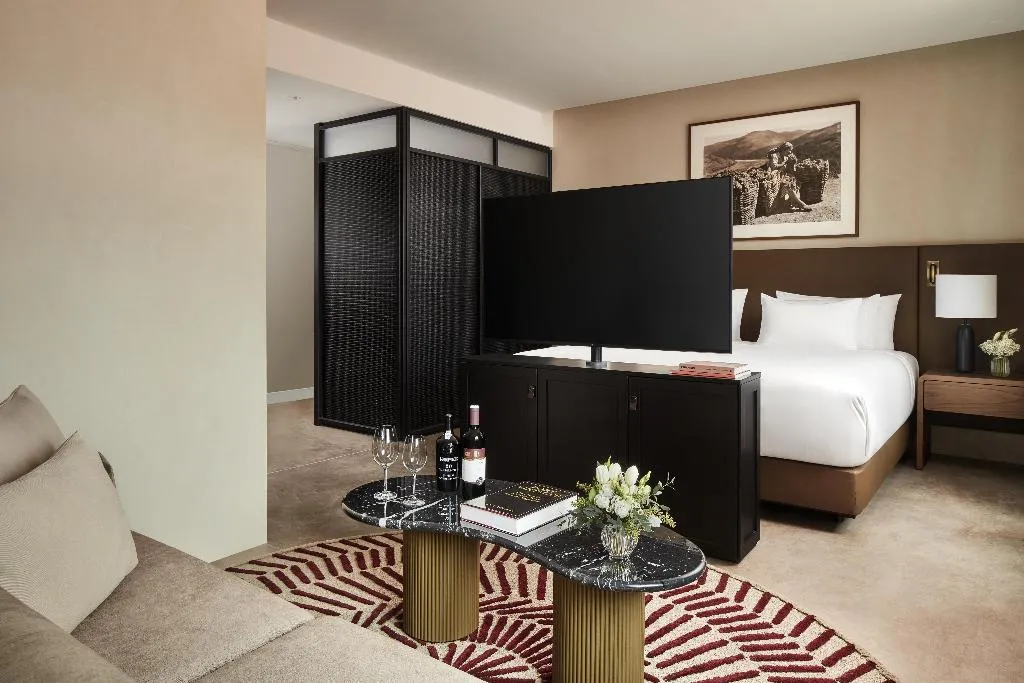 JUNIOR SUITE WITH VIEWS Room, Tivoli Kopke Porto Gaia Hotel, Porto
