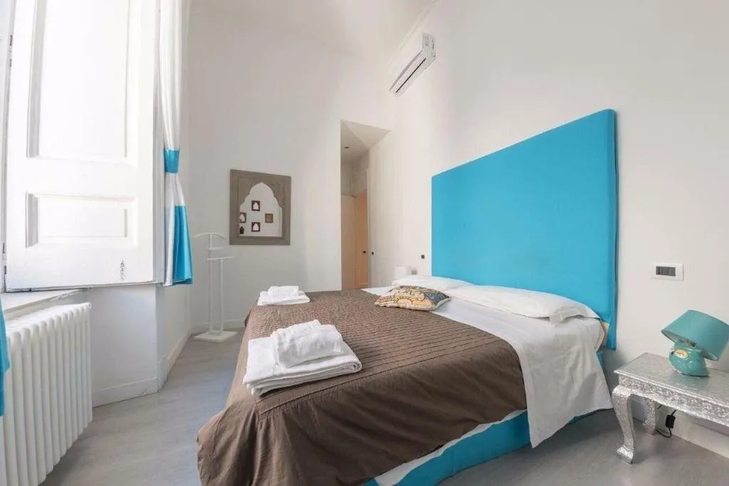 Room, B&B Neapolis Bellini, Naples