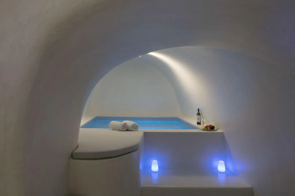 Sports and Entertainment, Aria Suites, Santorini
