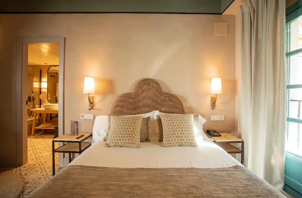 DOUBLE STANDARD Room, Hospes Las Casas del Rey de Baeza,, Seville