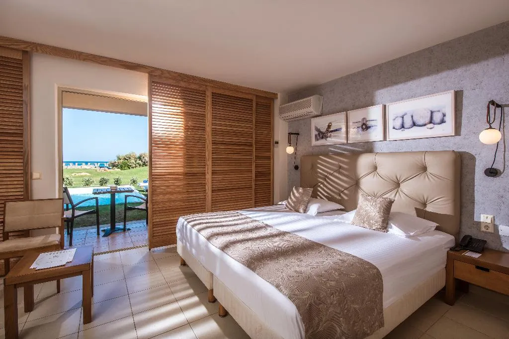 DOUBLE WITH PRIVATE POOL Room, Bella Beach, Crete